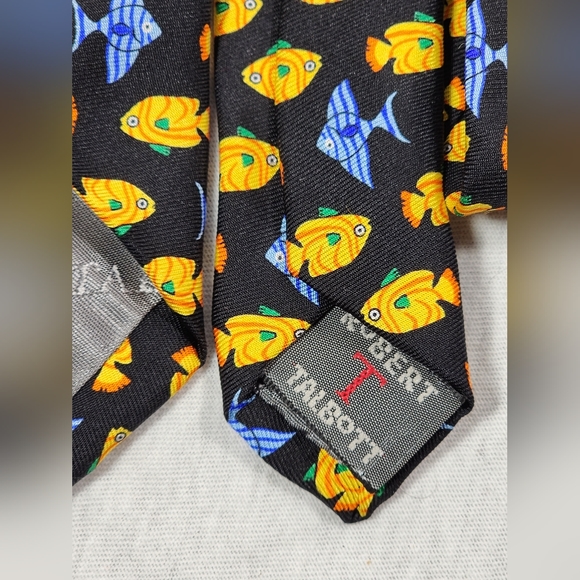 VINTAGE ROBERT TALBOTT MEN"S HAND MADE 100% SILK TIE TROPICAL FISH BLACK - Picture 5 of 7